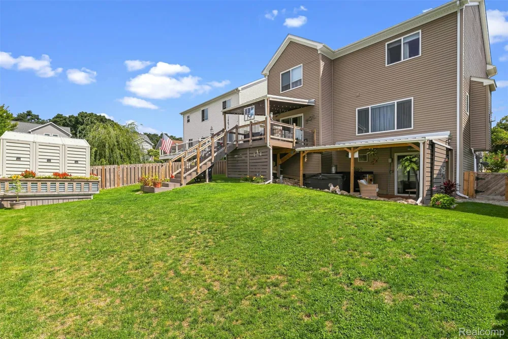 2165 Rolling Hills Drive Holly Township, MI 48442