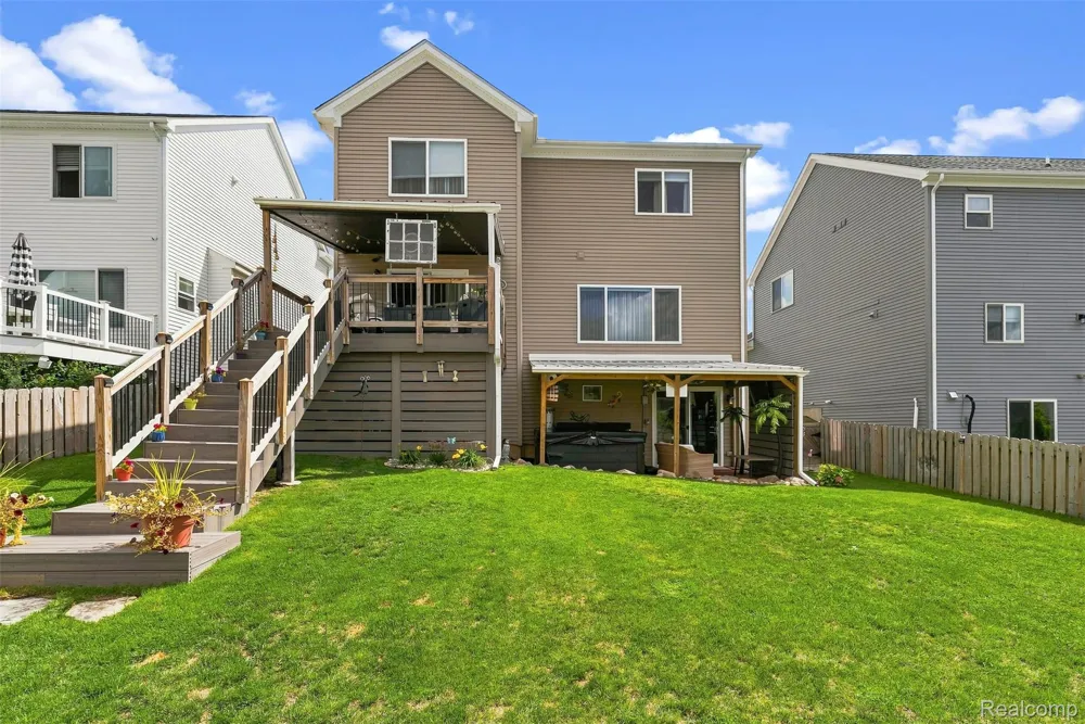 2165 Rolling Hills Drive Holly Township, MI 48442