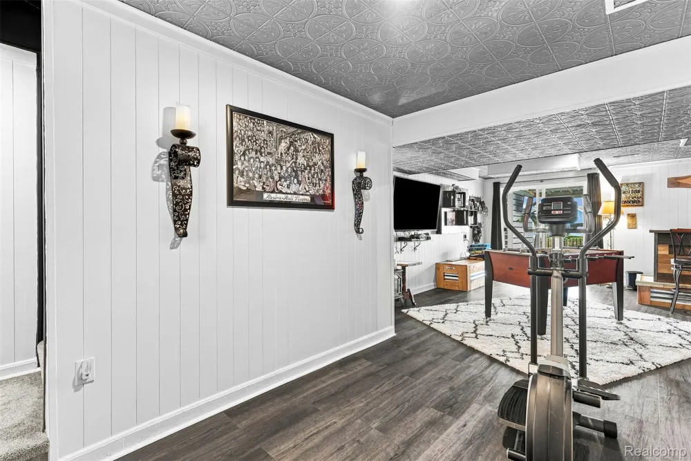 2165 Rolling Hills Drive Holly Township, MI 48442