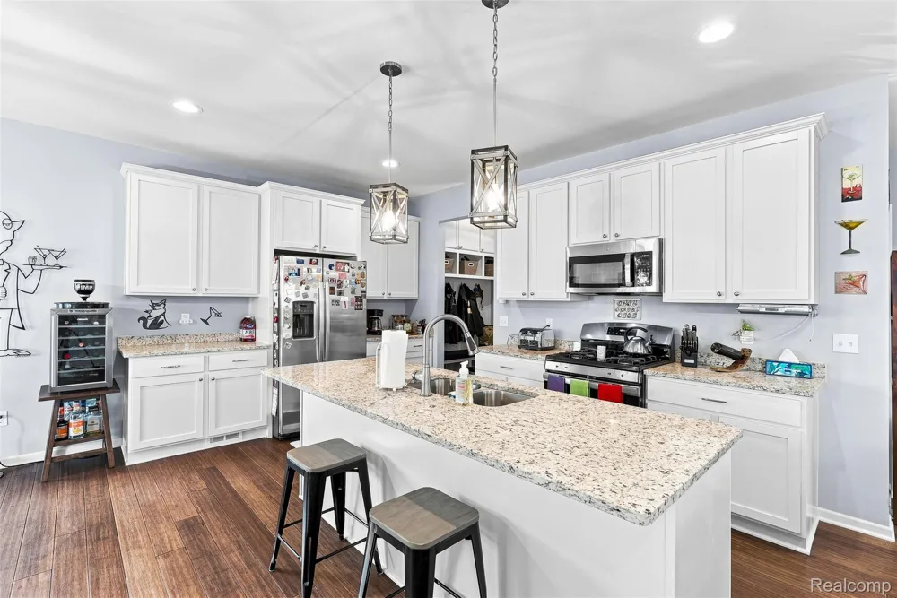 2165 Rolling Hills Drive Holly Township, MI 48442