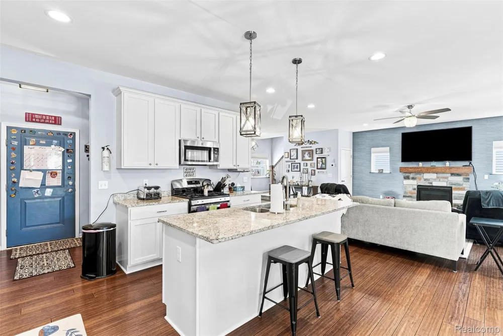 2165 Rolling Hills Drive Holly Township, MI 48442