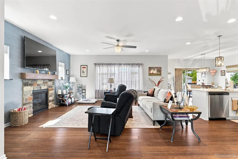 2165 Rolling Hills Drive Holly Township, MI 48442
