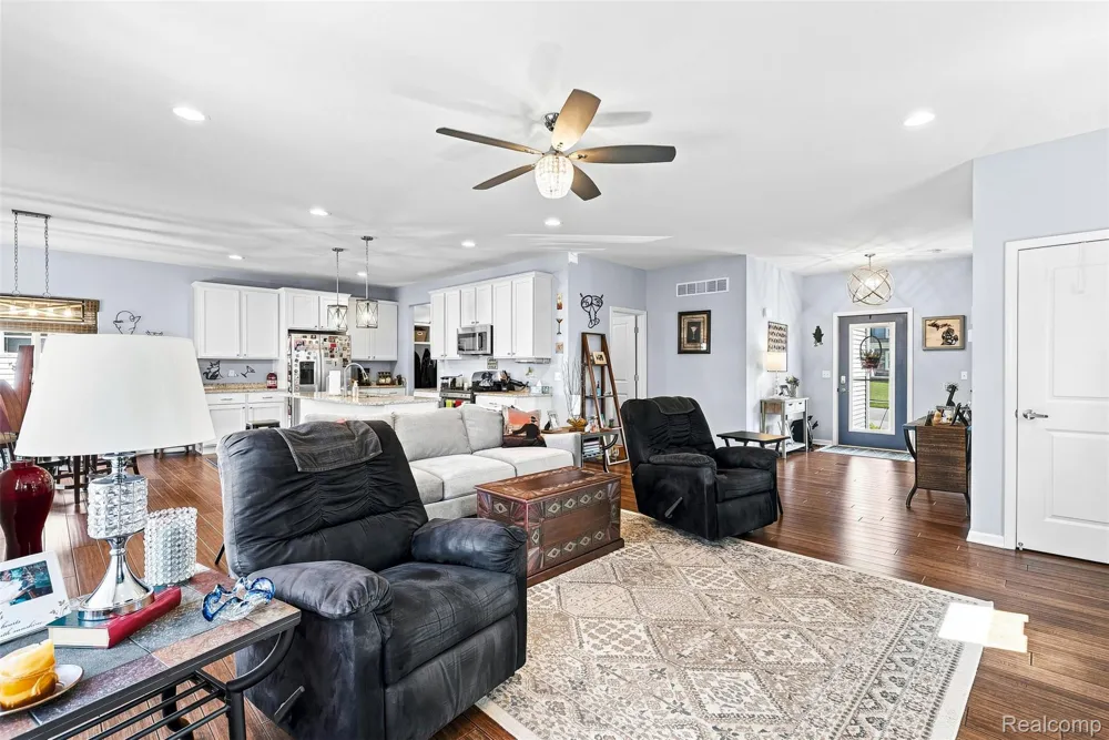 2165 Rolling Hills Drive Holly Township, MI 48442