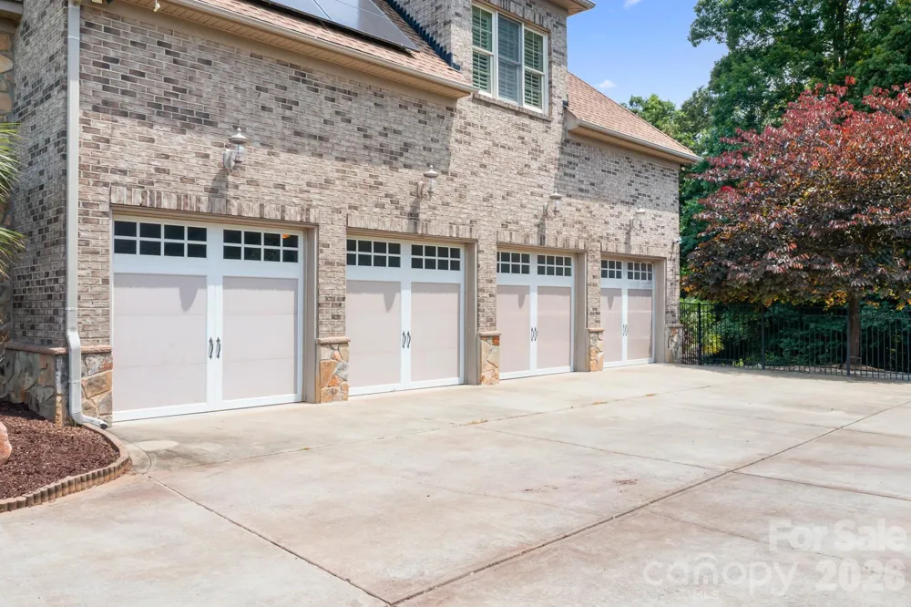 2215 Whiskery Drive Waxhaw, NC 28173