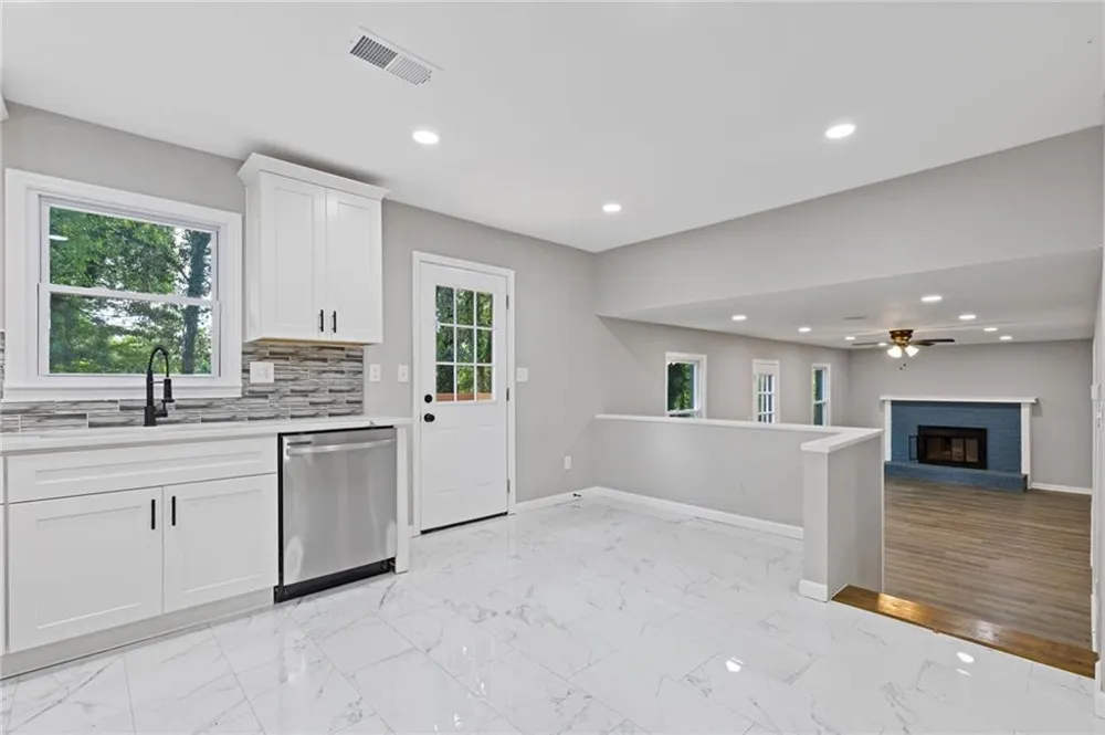 2176 Deer Trail Suwanee, GA 30024