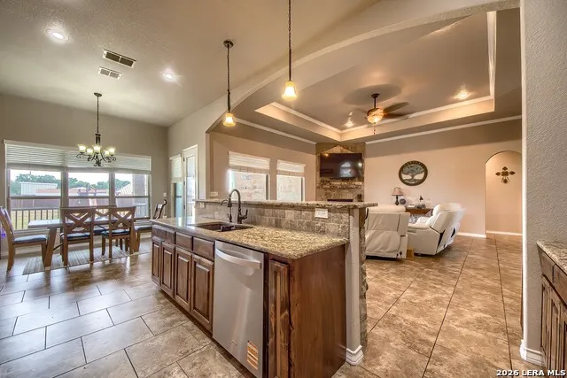 125 BUCKS LN La Vernia, TX 78121