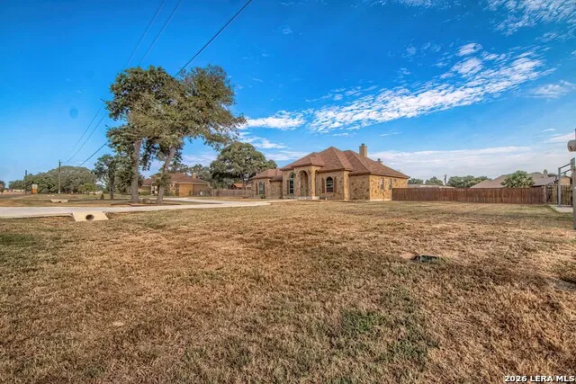 125 BUCKS LN La Vernia, TX 78121