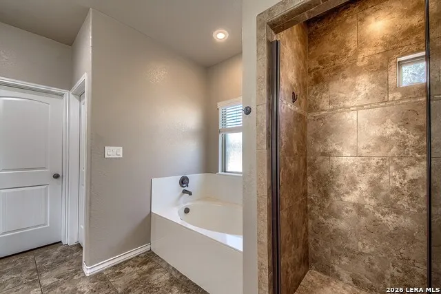 125 BUCKS LN La Vernia, TX 78121