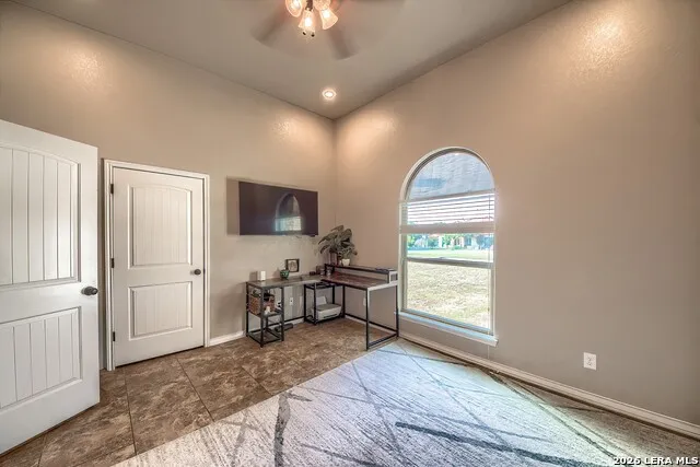 125 BUCKS LN La Vernia, TX 78121