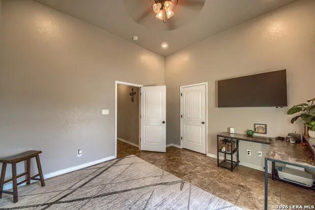 125 BUCKS LN La Vernia, TX 78121