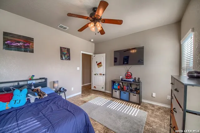 125 BUCKS LN La Vernia, TX 78121