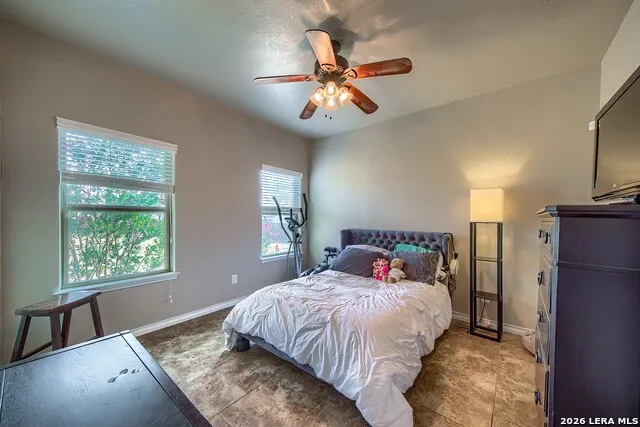 125 BUCKS LN La Vernia, TX 78121