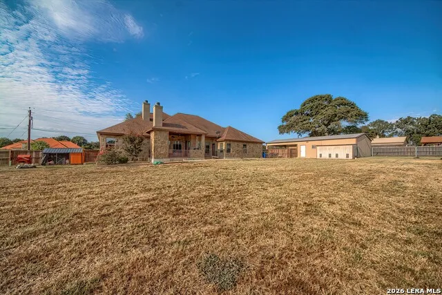 125 BUCKS LN La Vernia, TX 78121