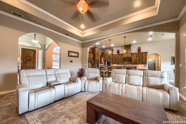 125 BUCKS LN La Vernia, TX 78121
