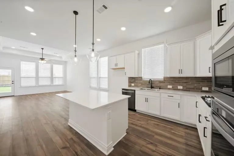 661 Amber Falls Drive Montgomery, TX 77356