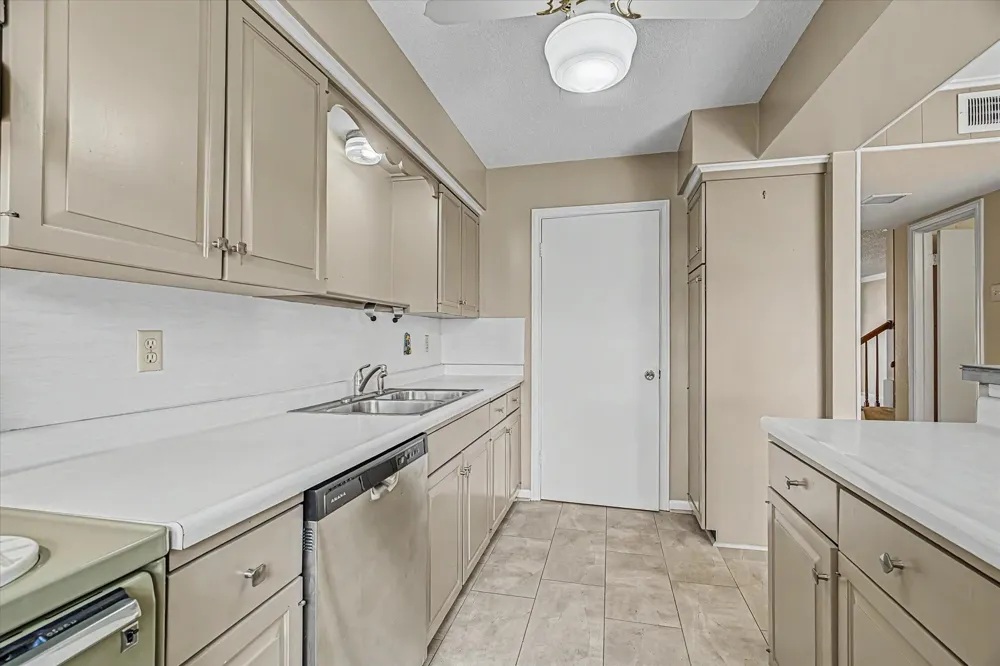 6337 Del Monte Drive #96 Houston, TX 77057