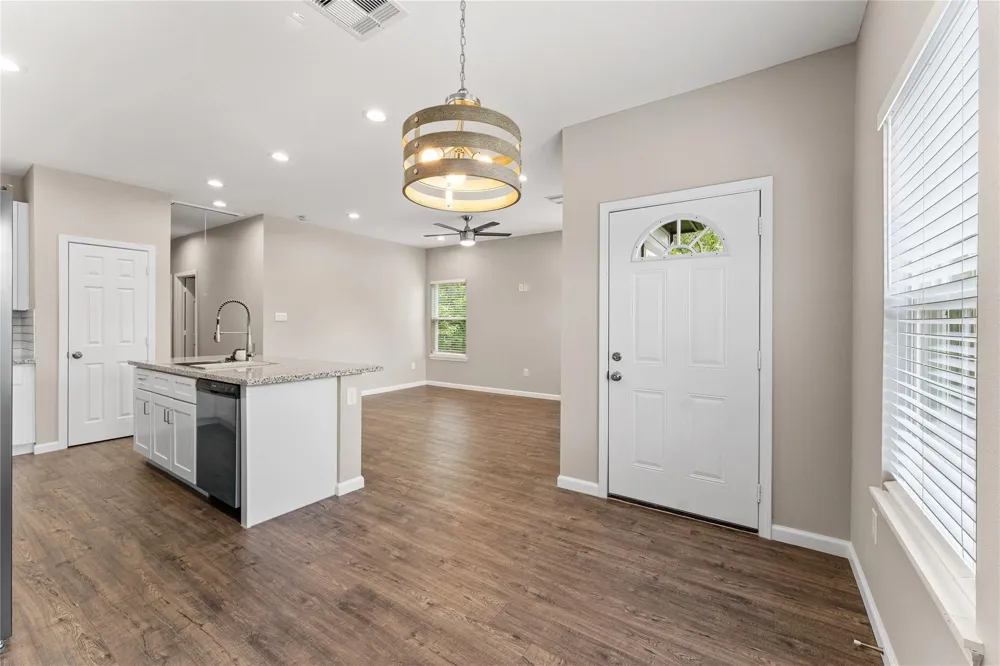 5307 Groveton Street #B Houston, TX 77033