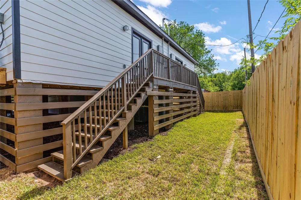 5307 Groveton Street #B Houston, TX 77033