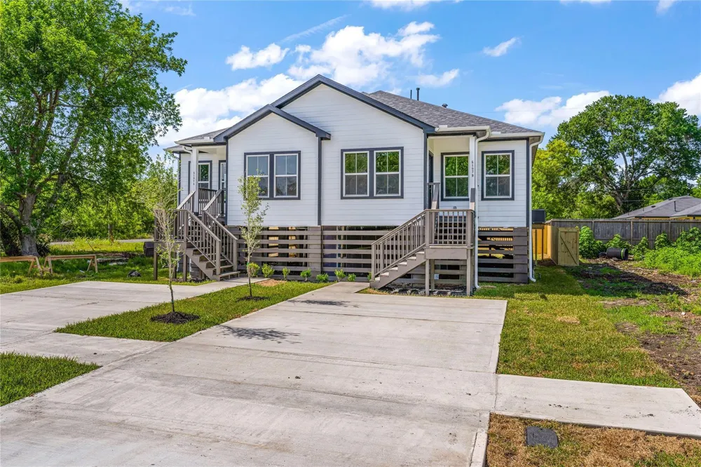 5307 Groveton Street #B Houston, TX 77033