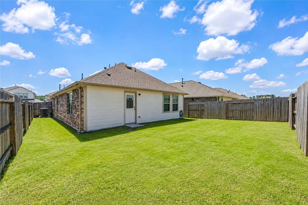 19450 Rosali Meadow Drive New Caney, TX 77357