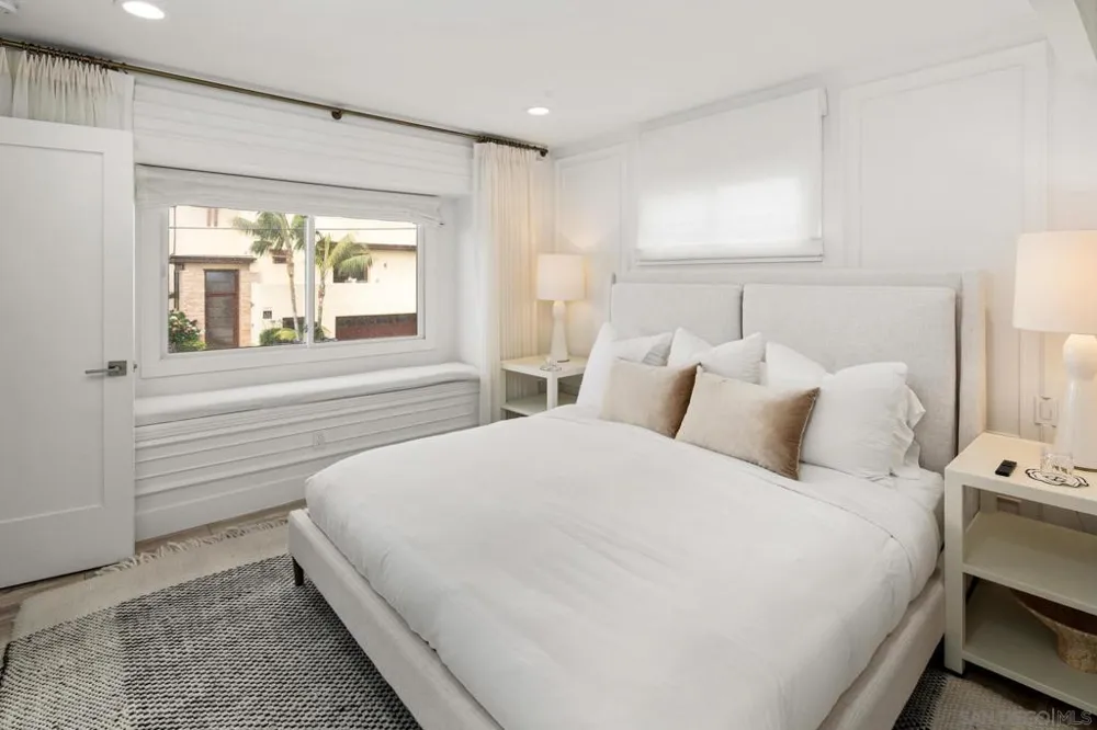 364 Pacific Ave Solana Beach, CA 92075