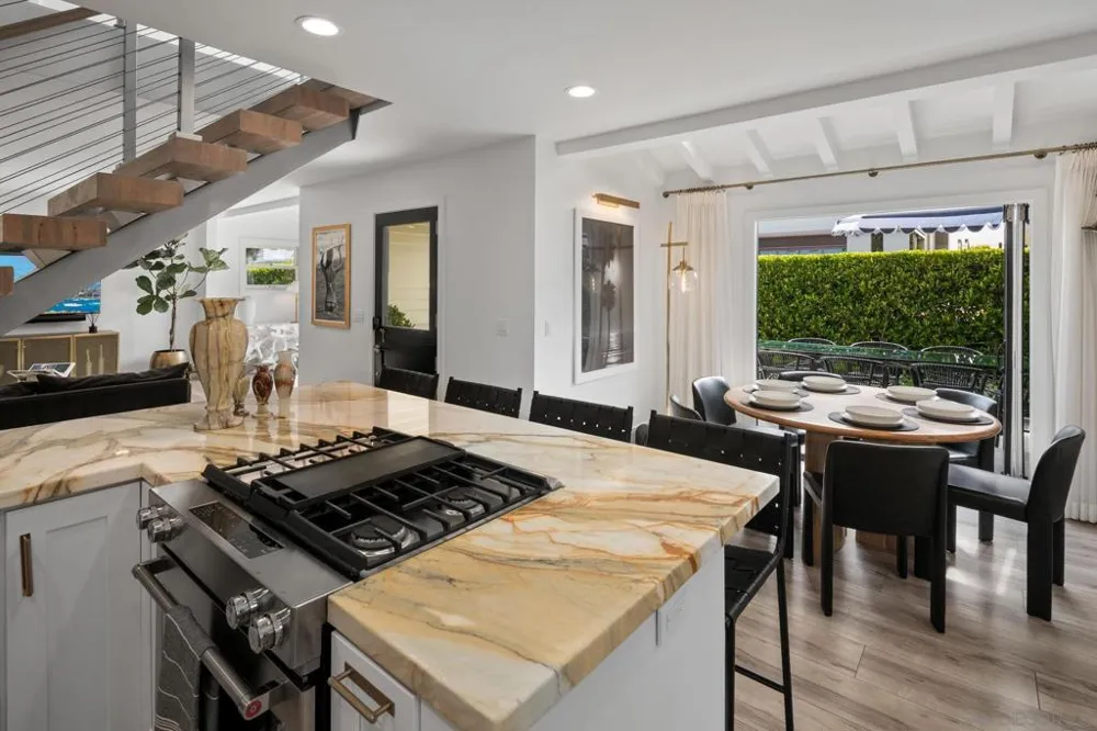 364 Pacific Ave Solana Beach, CA 92075
