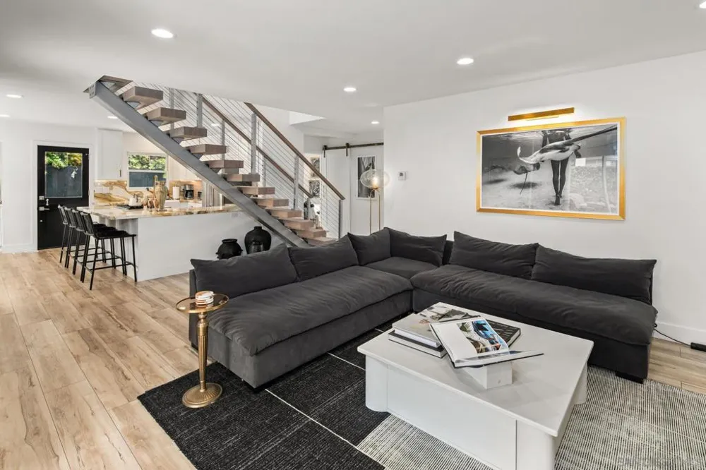 364 Pacific Ave Solana Beach, CA 92075