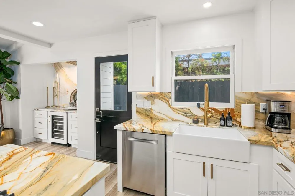 364 Pacific Ave Solana Beach, CA 92075