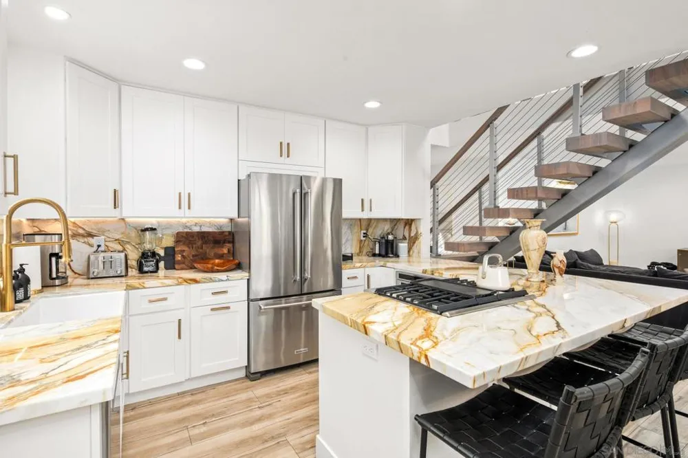 364 Pacific Ave Solana Beach, CA 92075