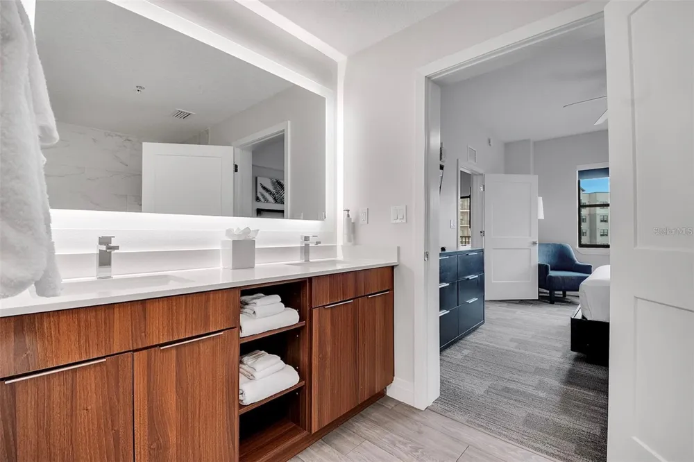 14501 GROVE RESORT AVENUE #2221 Winter Garden, FL 34787