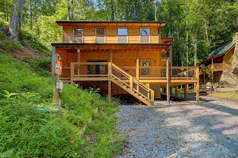 1423 School House Gap Rd Sevierville, TN 37876