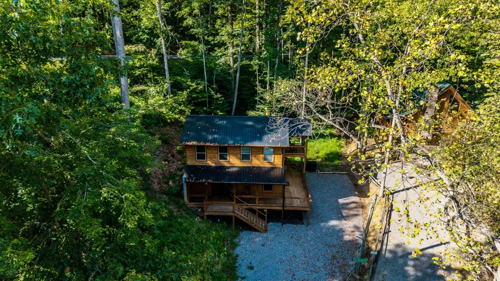 1423 School House Gap Rd Sevierville, TN 37876