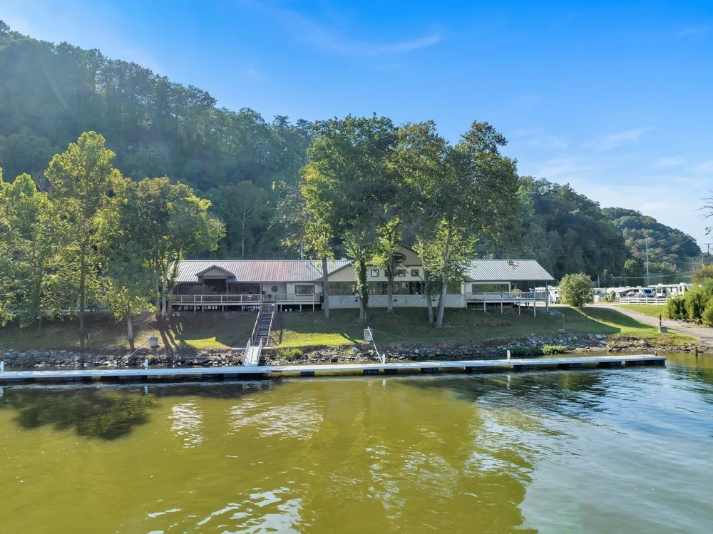 1809 Hwy 12 S #5 Ashland City, TN 37015