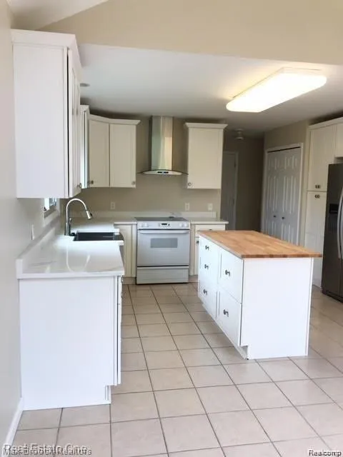 37899 McKenzie Court Farmington Hills City, MI 48331