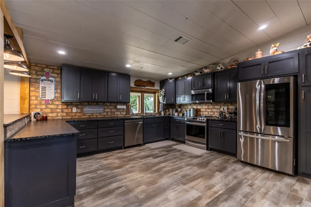 24183 S US 281 Hico, TX 76457
