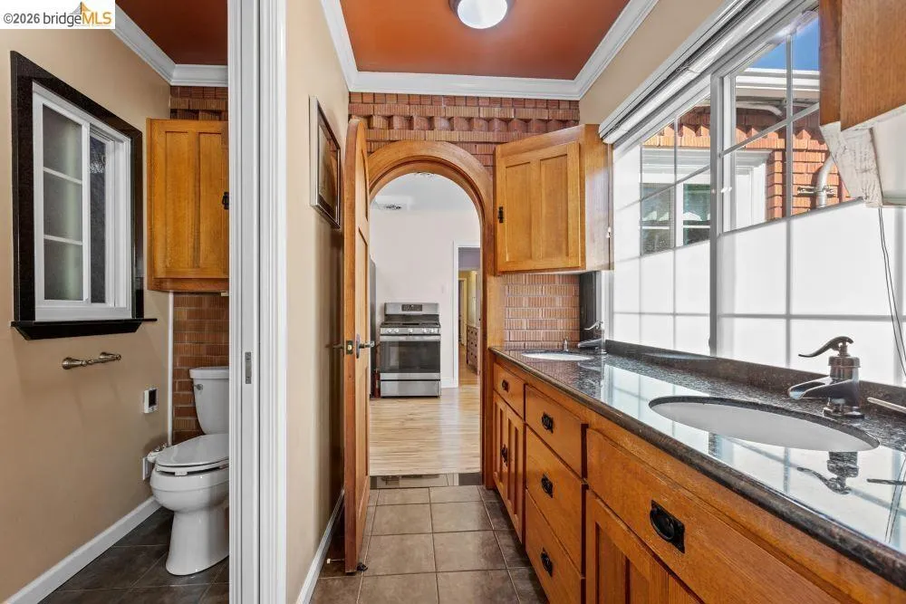 2214 U ST Sacramento, CA 95818