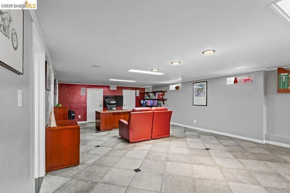 2214 U ST Sacramento, CA 95818