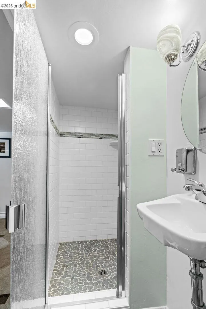 2214 U ST Sacramento, CA 95818