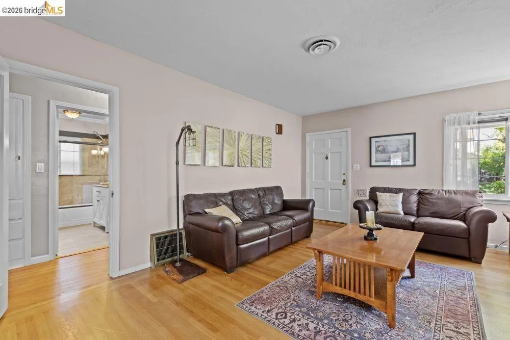 2214 U ST Sacramento, CA 95818