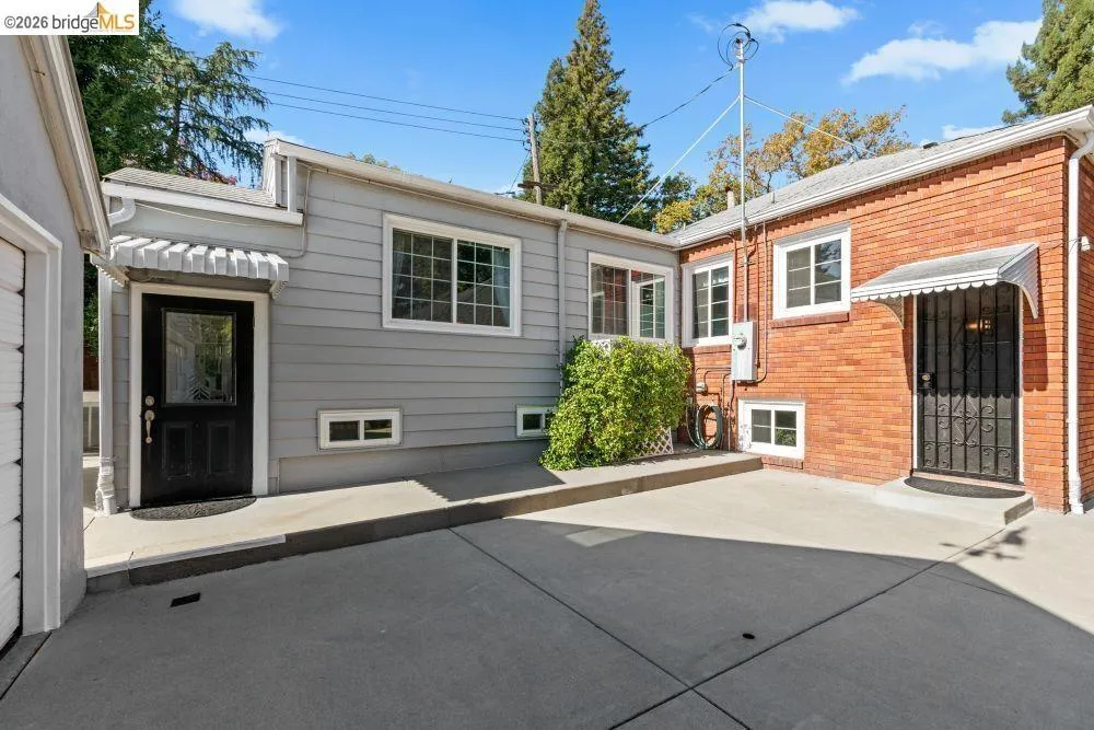 2214 U ST Sacramento, CA 95818