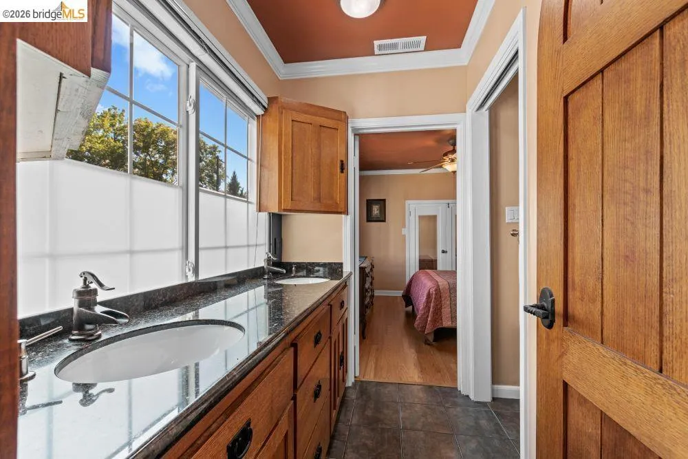 2214 U ST Sacramento, CA 95818