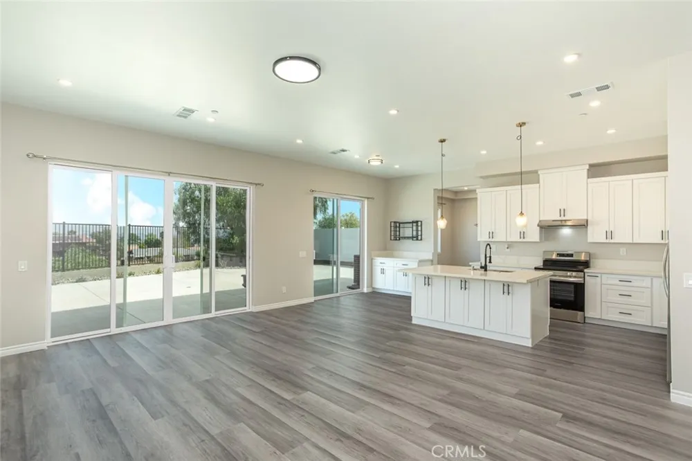 1751 Duncan Corona, CA 92881