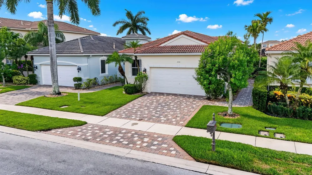 206 ISLE VERDE WAY Palm Beach Gardens, FL 33418