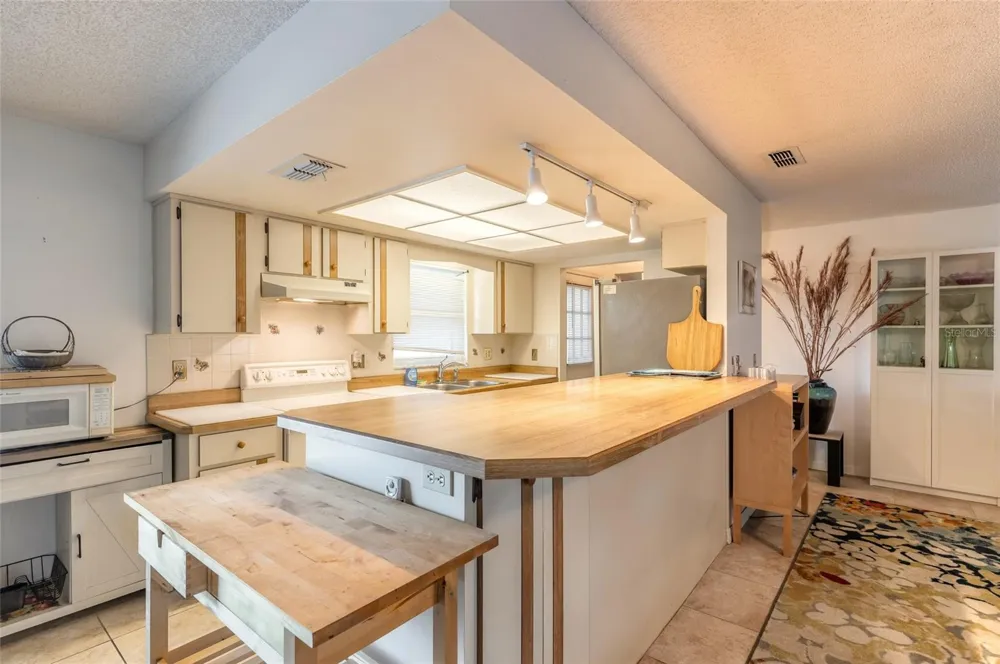 312 SANDPIPER COURT Edgewater, FL 32141