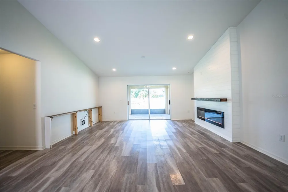 6419 ENGLISH CREEK DRIVE Lakeland, FL 33811