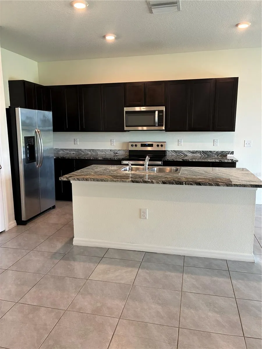 34218 REDWOOD DAWN LANE Wesley Chapel, FL 33543