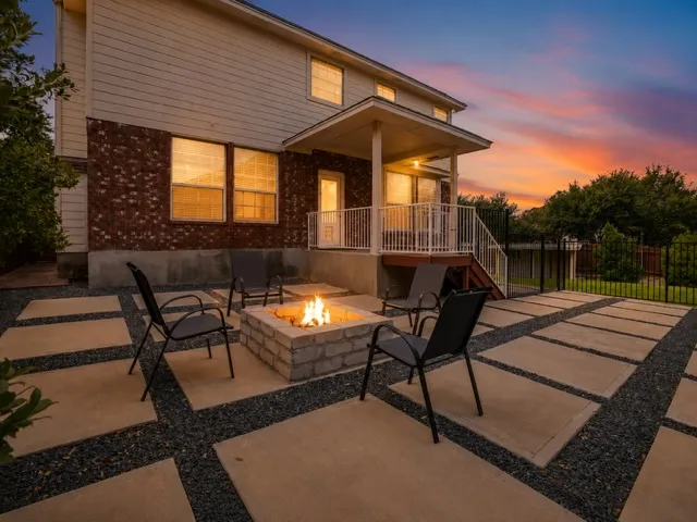 9321 Queens Park Cove Austin, TX 78717