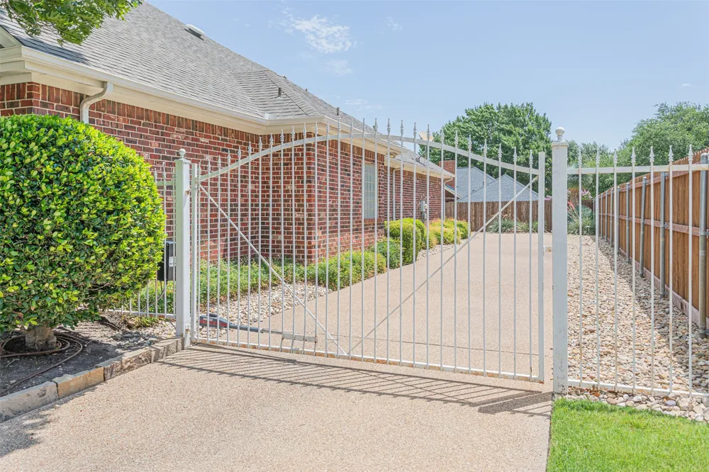 7005 Meadowside Road S Fort Worth, TX 76132