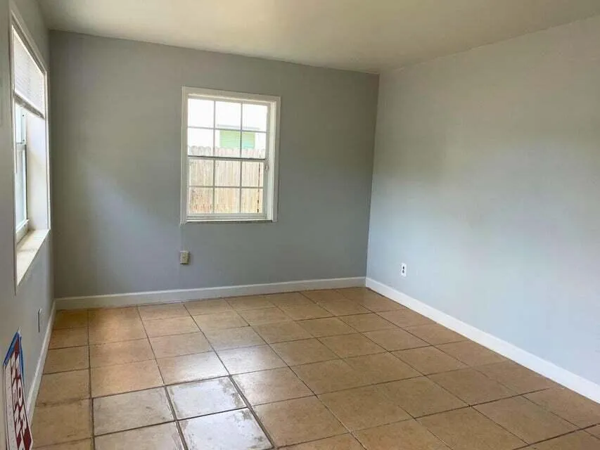 243 SE 25TH AVENUE Boynton Beach, FL 33435