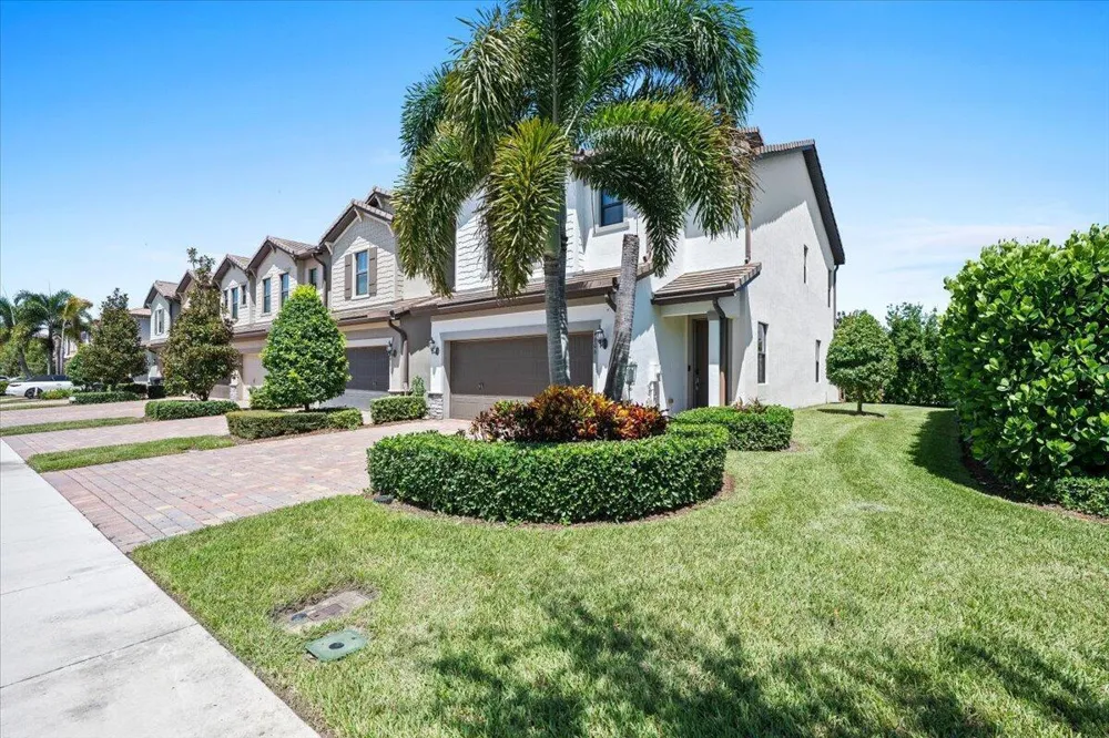 4606 San Fratello Circle Lake Worth, FL 33467